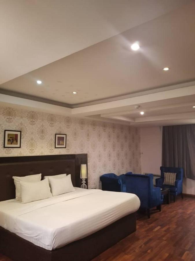 Tivoli Hotel Seafront Ikoyi Aliayabiagba ภายนอก รูปภาพ
