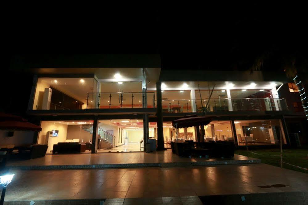 Tivoli Hotel Seafront Ikoyi Aliayabiagba ภายนอก รูปภาพ