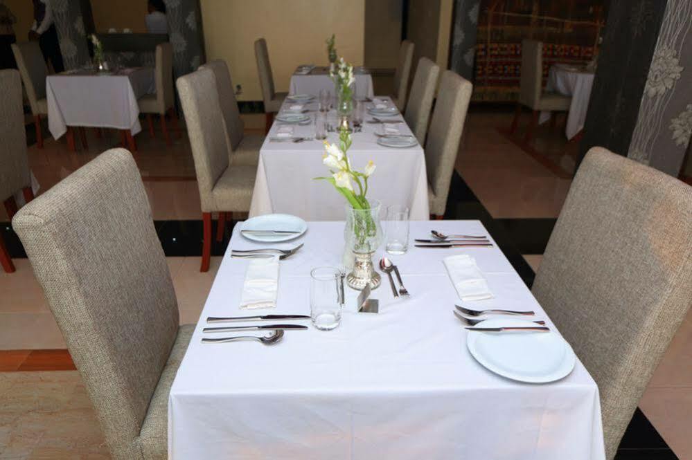 Tivoli Hotel Seafront Ikoyi Aliayabiagba ภายนอก รูปภาพ