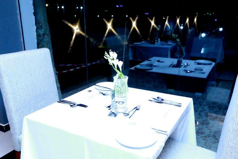 Tivoli Hotel Seafront Ikoyi Aliayabiagba ภายนอก รูปภาพ